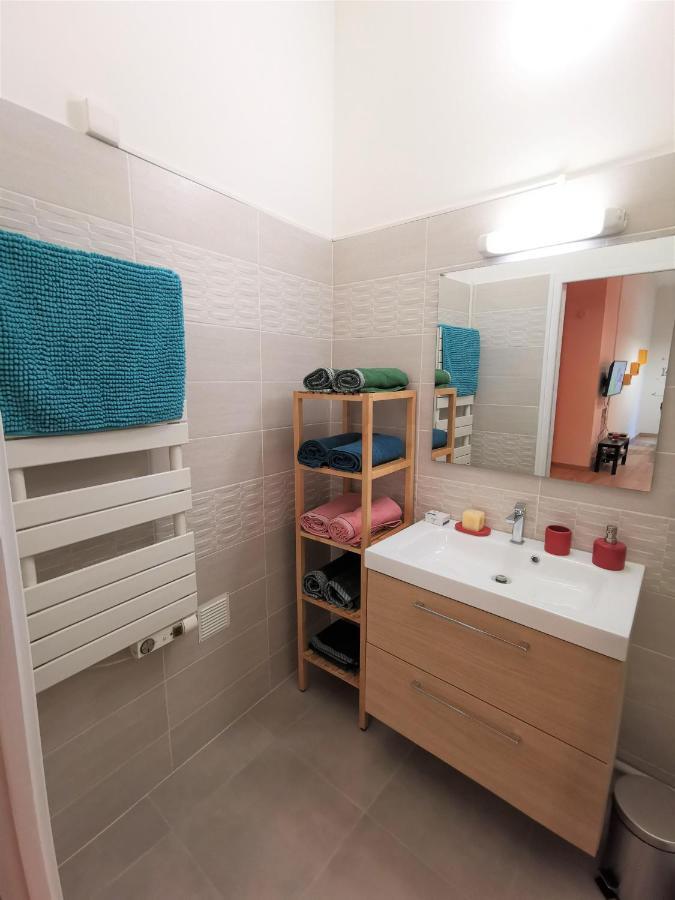 Apartment Beau T3 Neuf Proche Vieux-port A La Place Corderie Marseille