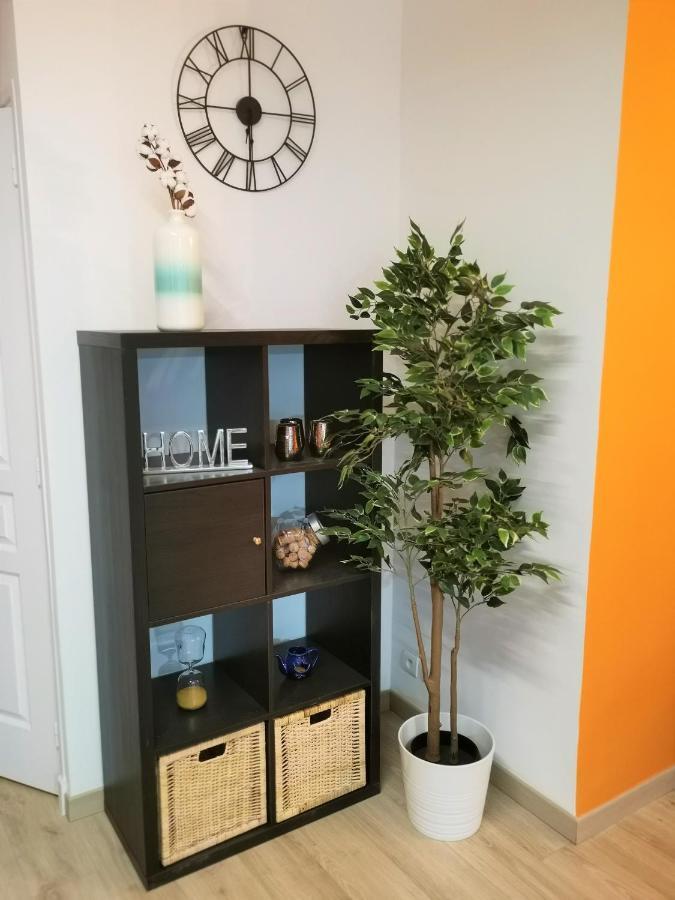 Appartement Beau T3 Neuf Proche Vieux-port A La Place Corderie *